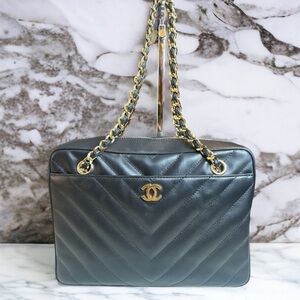 CHANEL CHEVRON lambskin shoulder/handbag